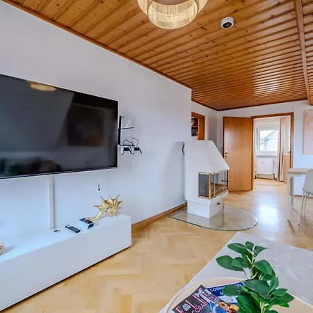 Cosmic Living Modern With Smart Tv, Parking & Self Check-in *