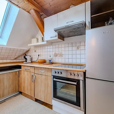 Cozy Boho Near Zwickau-west With Wifi And Parking