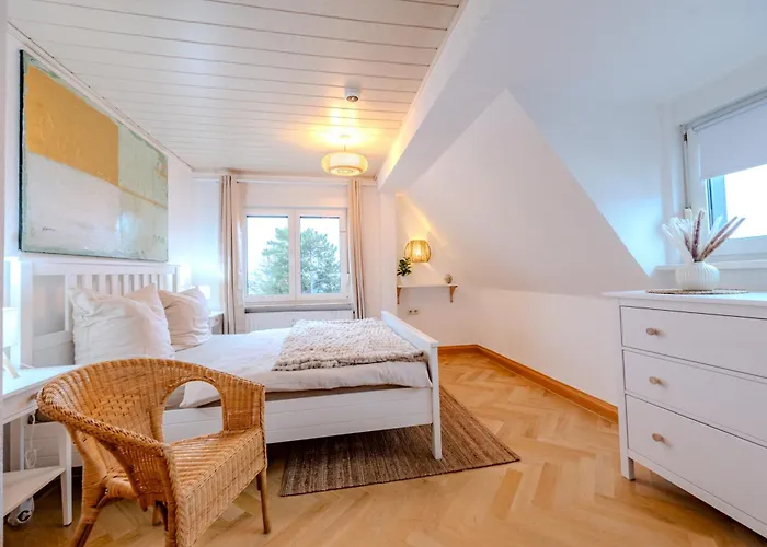 Cozy Boho Near Zwickau-west With Wifi And Parking * 츠비카우
